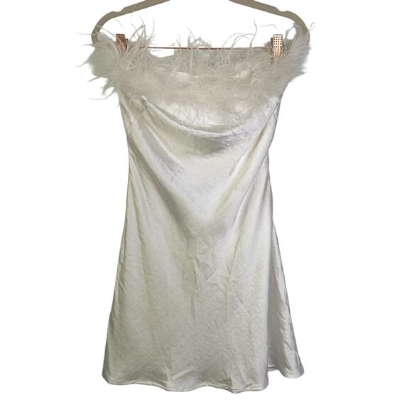 Elliatt Dresses & Skirts - Elliatt Strapless Feather Trim Mini Dress Satin Bridal Fairy Wedding White Small